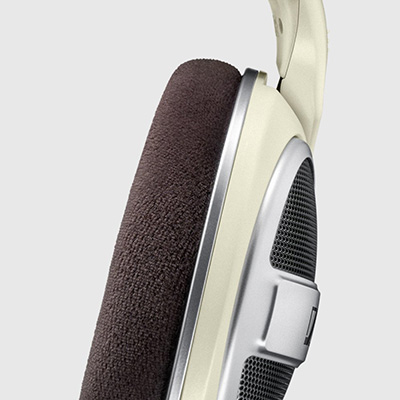 Sennheiser-HD-599-Open-Back-Headphone-ear-cups-and-drivers