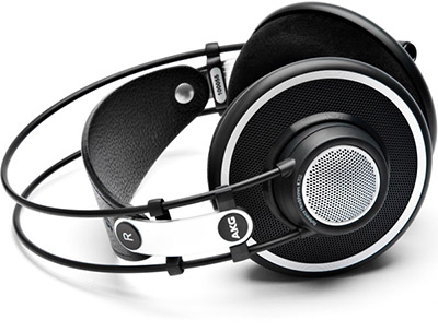 studio-headphones-noise-reduction