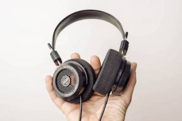 using-headphones-for-mixing
